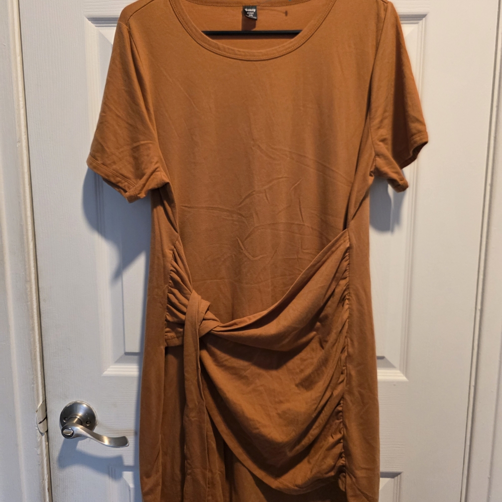 Spring Tie-Front Short Sleeve Midi Dress in Rust/Brown..NWOT
